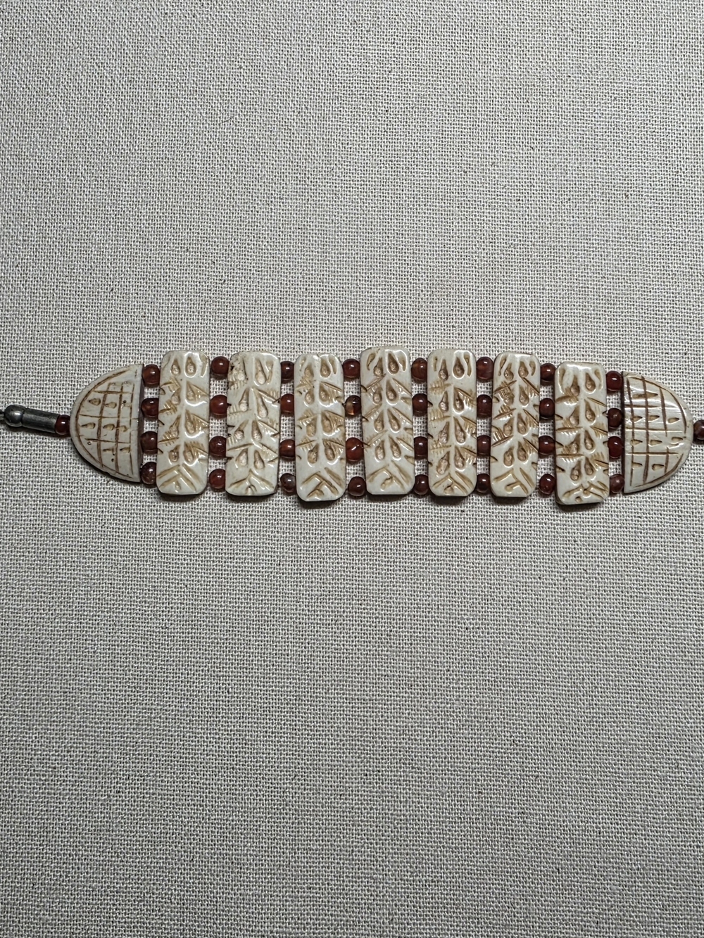 Carved Ivory-Tone and Carnelian Bead Stretch Bracelet Set - Picture 6 of 7